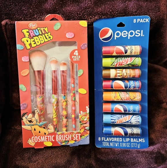 Cosmetic Brushes & Lip Balm Bundlw - Picture 3 of 6